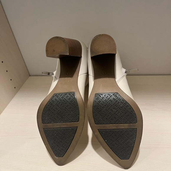 Nine West women offwhite booties wood heel great condition rarely worn size 9.5 - Picture 5 of 7